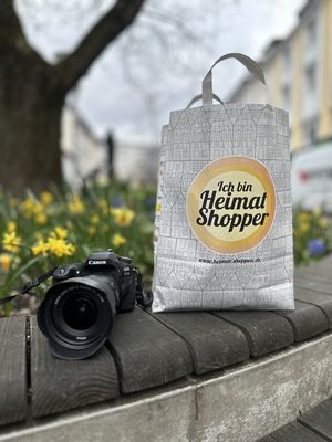 Einkaufstüte mit Kamera
